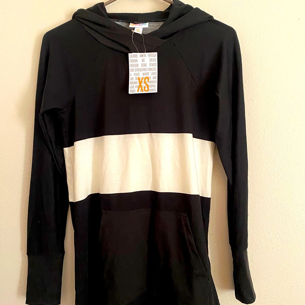 NWT LulaRoe Amber Long Sleeve Hooded Tee